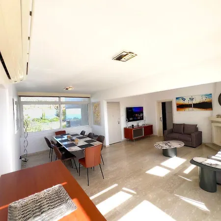 Marina Sea Breeze Apartment, Sleeps 8, Free Wi-fi 公寓