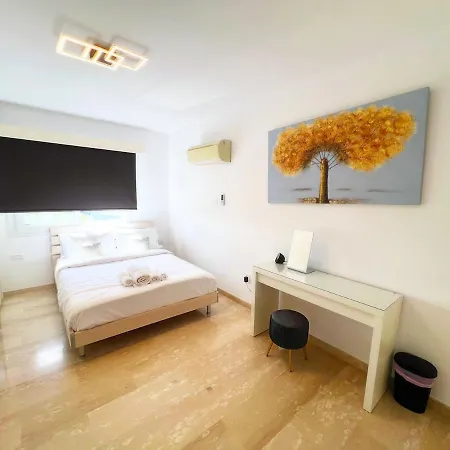 公寓 Marina Sea Breeze Apartment, Sleeps 8, Free Wi-fi *