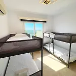 Apartamento Marina Sea Breeze Apartment, Sleeps 8, Free Wi-fi Limassol