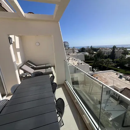 דירה Marina Sea Breeze Apartment, Sleeps 8, Free Wi-fi לימסול