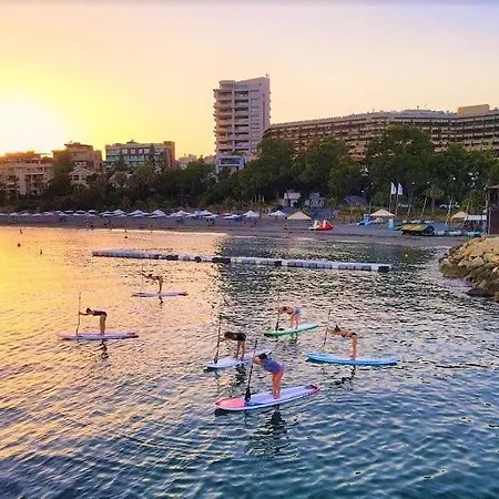 דירה Marina Sea Breeze Apartment, Sleeps 8, Free Wi-fi לימסול