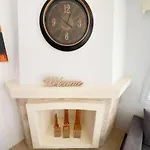 Marina Sea Breeze Apartment, Sleeps 8, Free Wi-fi *
