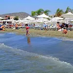 Marina Sea Breeze Apartment, Sleeps 8, Free Wi-fi Apartment *